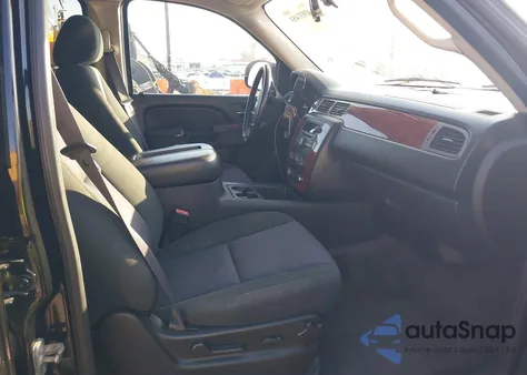 2012 Chevrolet Suburban 1500 Ls из США, поврежденный, VIN 1GNSCHE02CR237555